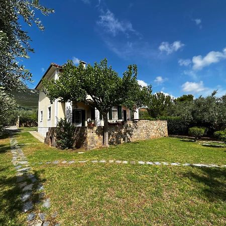 Villa Liana Sourpi Bagian luar foto