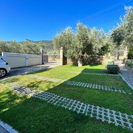 Villa Liana Sourpi Bagian luar foto