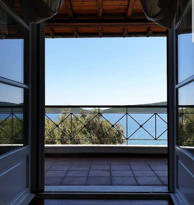 Villa Liana Sourpi Bagian luar foto