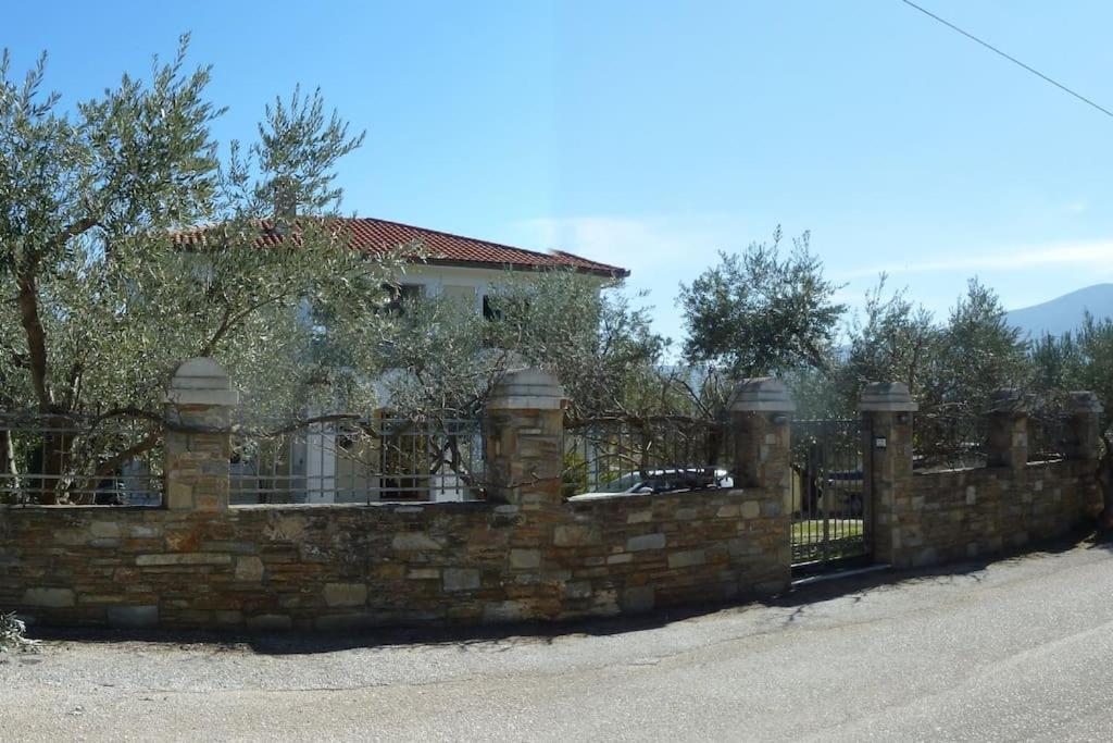 Villa Liana Sourpi Bagian luar foto