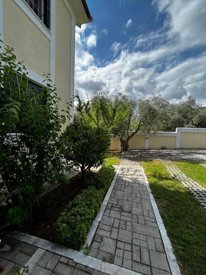 Villa Liana Sourpi Bagian luar foto