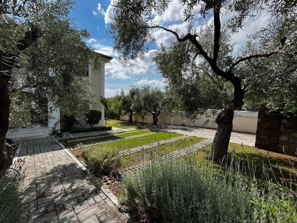 Villa Liana Sourpi Bagian luar foto