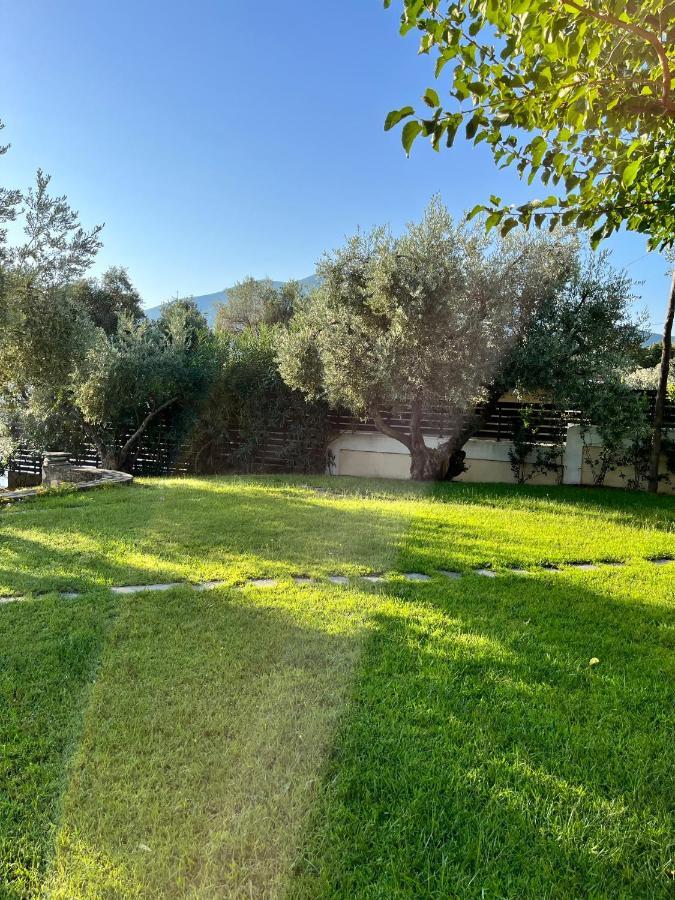 Villa Liana Sourpi Bagian luar foto