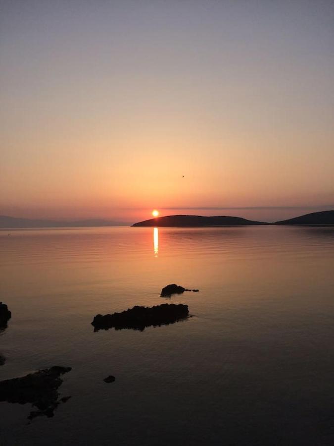 Villa Liana Sourpi Bagian luar foto