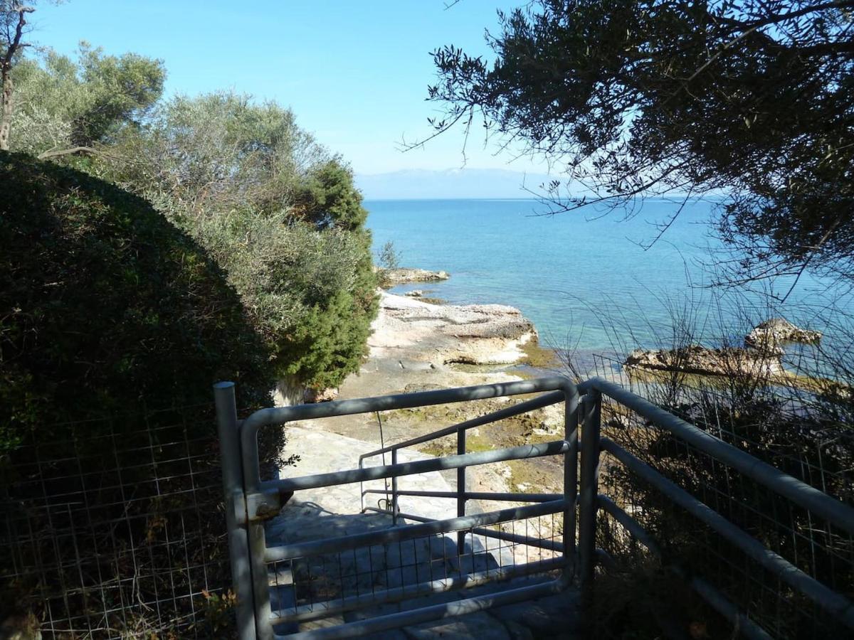 Villa Liana Sourpi Bagian luar foto