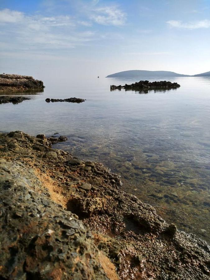 Villa Liana Sourpi Bagian luar foto