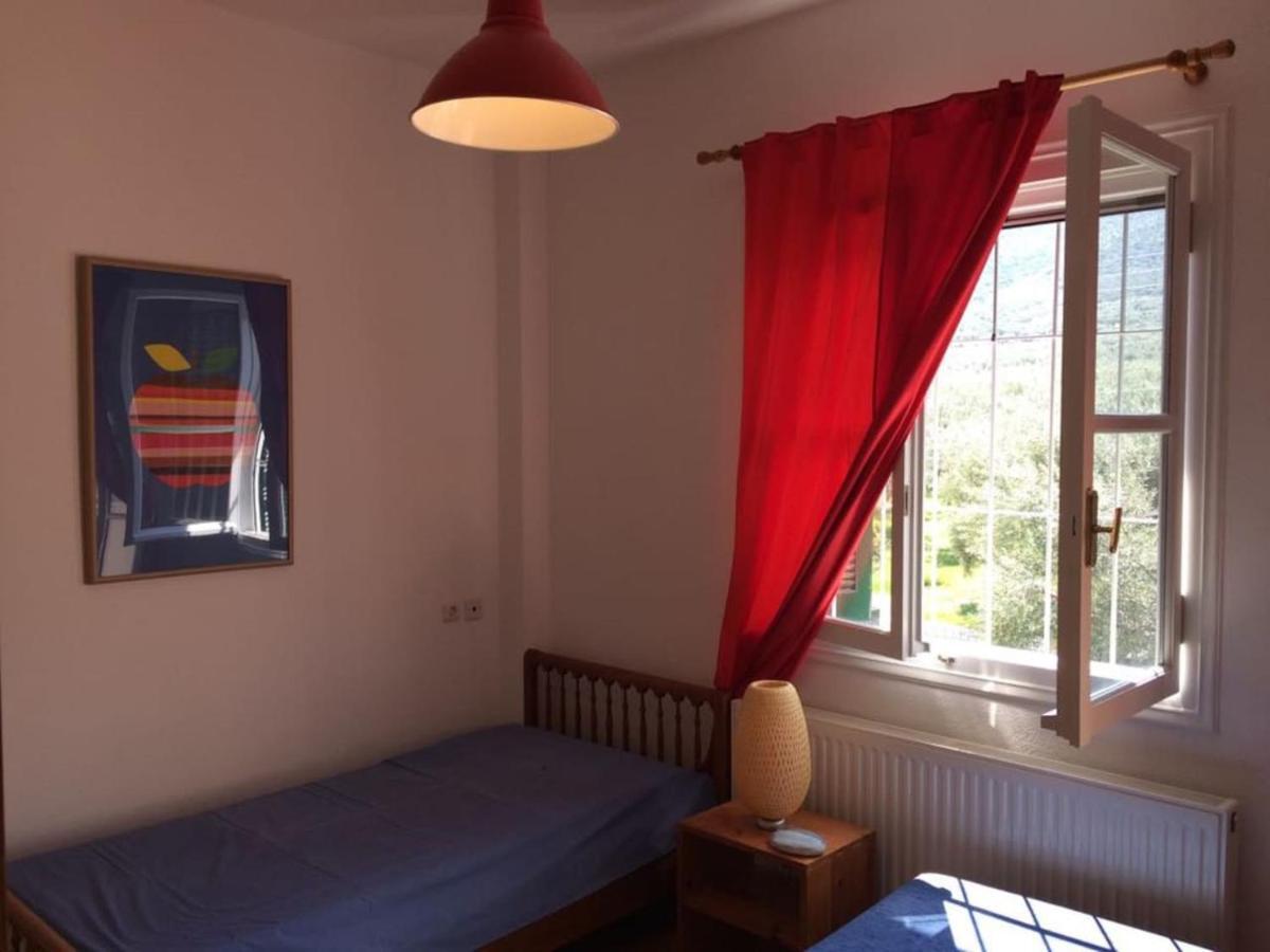 Villa Liana Sourpi Bagian luar foto